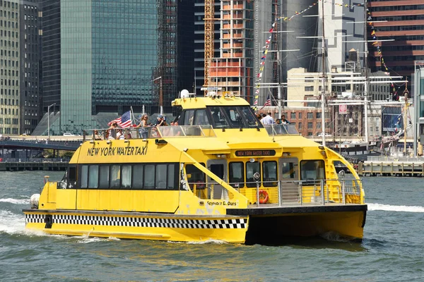 New York Agosto Water Taxi Sul Fiume Hudson Agosto 2017 — Foto Stock