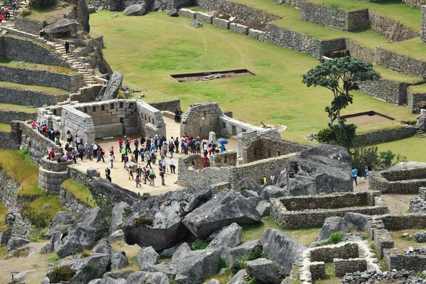 Machu Picchu Perú Septiembre 2016 Los Turistas Caminan Sitio Machu — Foto de Stock