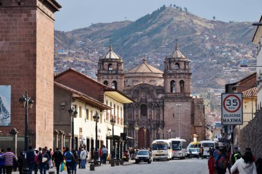 Cusco, Peru - 31 Ağustos 2016: Cusco, Peru şehir sokağı, 31 Ağustos 2016.