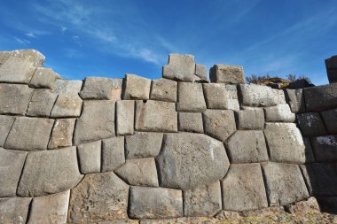 Peru, Cusco 'daki Saksaywaman Kalesi harabeleri. İnka İmparatorluğu 'nun tarihi başkentidir.