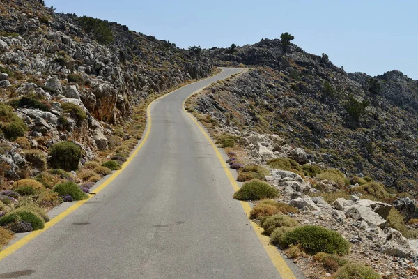 Estrada Estreita Montanha Que Enrola Acima Das Montanhas Greece — Fotografia de Stock