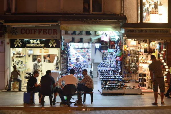 Stanbul Ağustos 2013 Stanbul Türkiye Ağustos 2013 Gece Caddesinde Kimliği — Stok fotoğraf