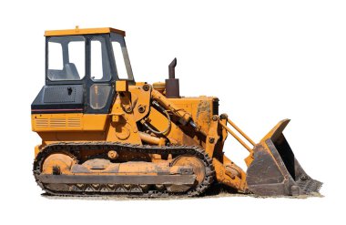 Terk edilmiş eski sarı buldozer. Beyaz arka planda paslı ve yıpranmış buldozer.
