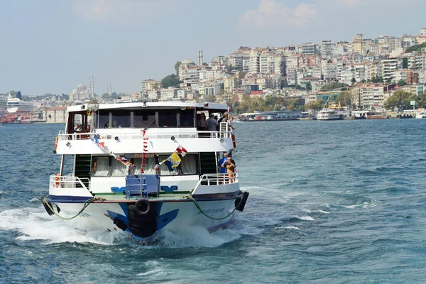 Istanbul August Ferry Boat Bosphorus Strait August 2013 Istanbul Turkey — Stock Photo, Image
