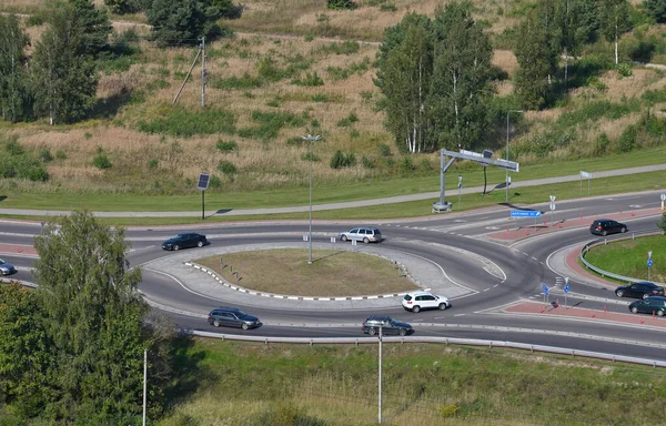 Bovenaanzicht Van Landelijke Rotonde Met Verkeer Omloopverkeer Van Auto Ringweg — Stockfoto