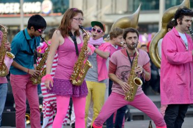 Sokak müzisyeni, Berlin