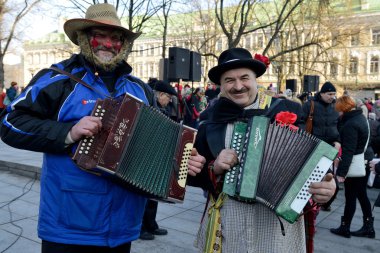 Halkların geleneksel maskeler