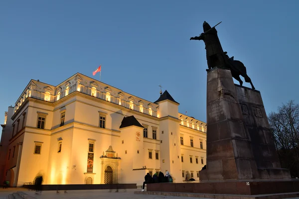 Natt syn på kyrktorget — Stockfoto