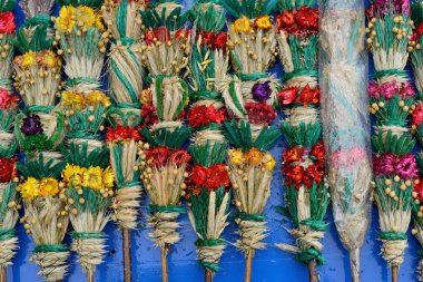 palm Pazar günü geleneksel Litvanyalı palm buketleri