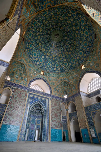 Interior da Mesquita Jame em Yazd, sul do Irão — Fotografia de Stock