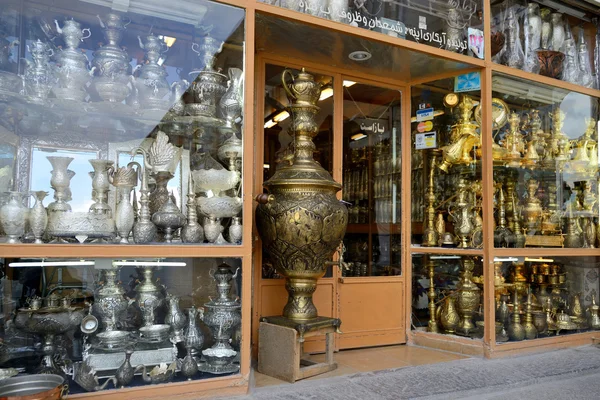 Lembranças iranianas tradicionais no mercado — Fotografia de Stock