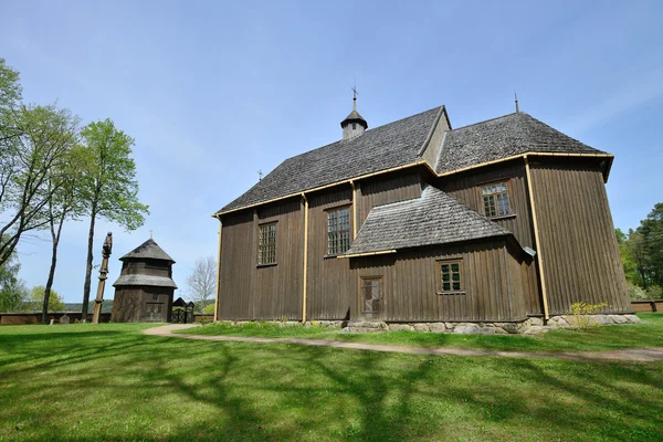 Найстаріших збережених дерев'яна церква в Литві — стокове фото
