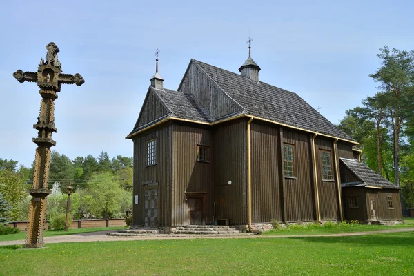 Oldest surviving wooden church in Lithuania — Stock Photo, Image