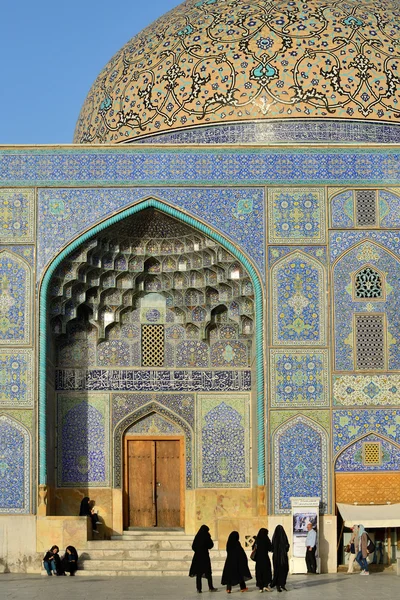 Exterior of the Sheikh Lotfollah Mosque in Isfahan, Iran — Stock Photo, Image