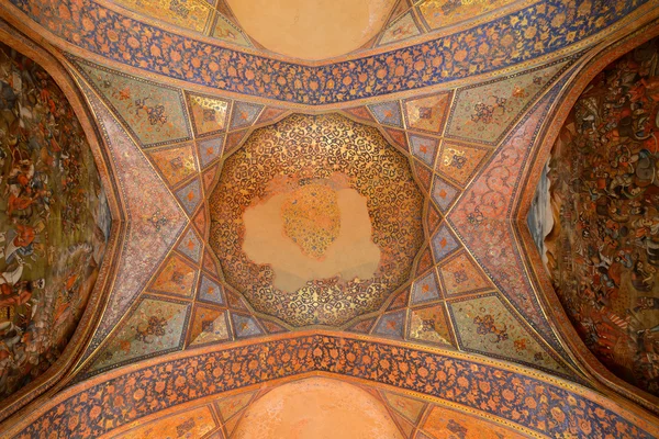 Interiér paláce Chehel Sotoun v Isfahan, Írán — Stock fotografie