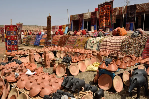 Traditional berber souvenirs for sale — Stok fotoğraf