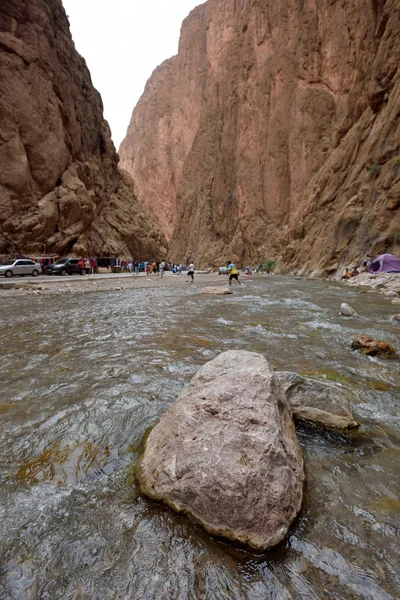 People in a canyon in Morocco — Stok fotoğraf