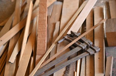 Marangozluk aletleri tezgahta, Umman.