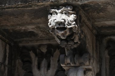 Eski Catania, Sicilya, İtalya 'daki binaların mimari detayları.