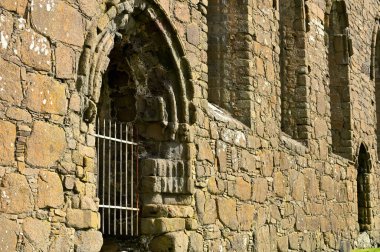 Kirkjubour 'daki antik Faroe adaları taştan kilise. Faroe Kültür Mirası