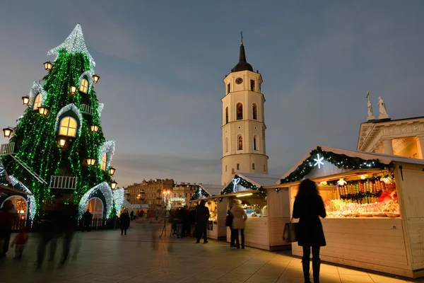 Vista nocturna del árbol de Navidad en Vilna —  Fotos de Stock