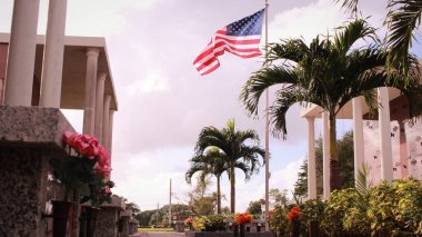 Gökyüzünde Amerikan bayrağı