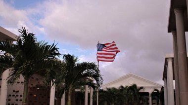 Gökyüzünde Amerikan bayrağı 