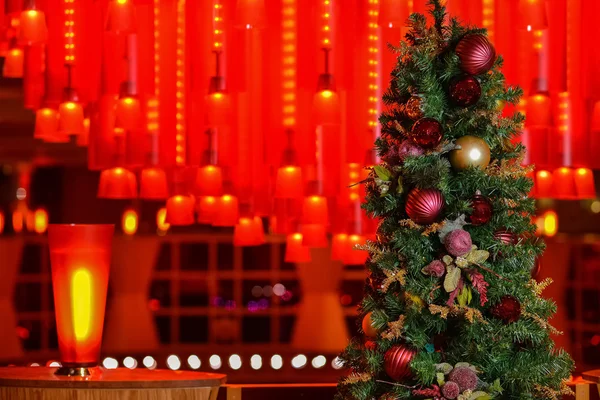 Juldekorationer i naturligt ljus — Stockfoto