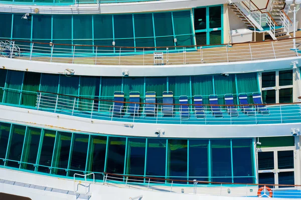Side of a cruise ship — Stock Photo, Image
