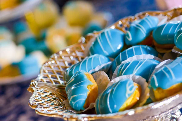 Pasteles con mazapán azul — Foto de Stock