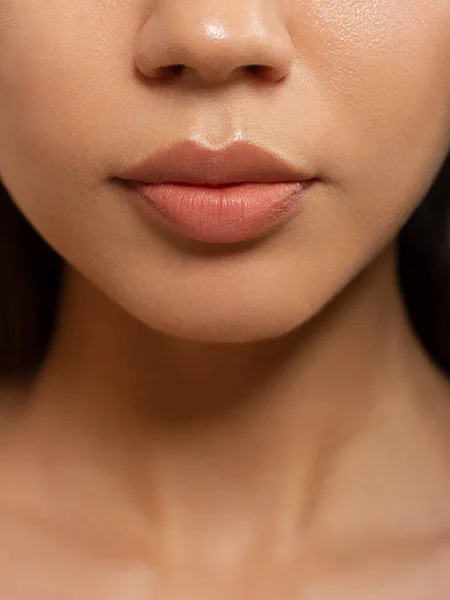 Bibir Penuh Seksual Gloss Alami Bibir Dan Kulit Wanita Mulut — Stok Foto