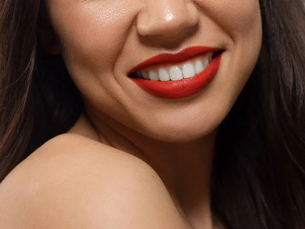 Rapariga Sorridente Cara Beleza Fechou Lábios Sexy Detalhe Maquiagem Lábios — Fotografia de Stock