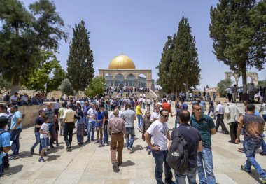 El Aksa Camii Rock altın kubbesi görünümünü
