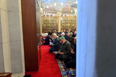 Müslümanlar cami fatih dua ediyorum.