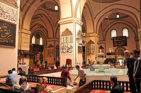 Bursa Ulu Camii, dua Müslümanlar — Stok fotoğraf