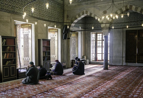 Modrá mešita rituál uctívání v modlitbě, istanbul, Turek — Stock fotografie