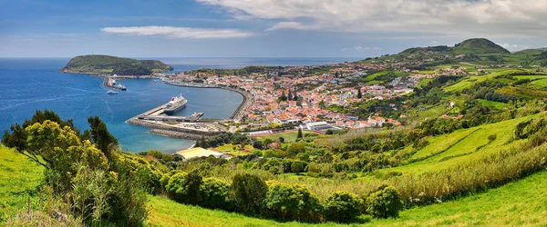 Horta ve Horta Körfezi - Nossa Senhora da Conceicao görünümünden panoramik manzara (Faial Island, Azores) 
