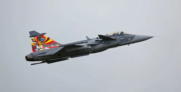 Saab JAS 39 Gripen jet during flight demonstration — Stock Photo, Image