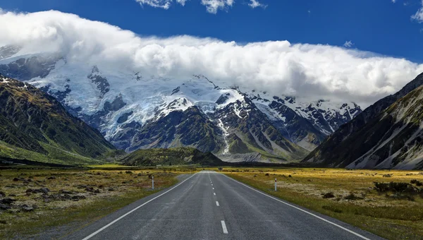 Vägen till Mt. Cook Village, Nya Zeeland — Stockfoto