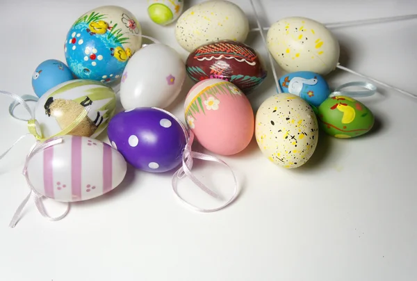 Mix di multicolore vivide uova di Pasqua — Foto Stock