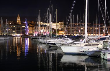 Güzel görünümünde gece Marsilya