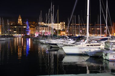 Güzel görünümünde gece Marsilya