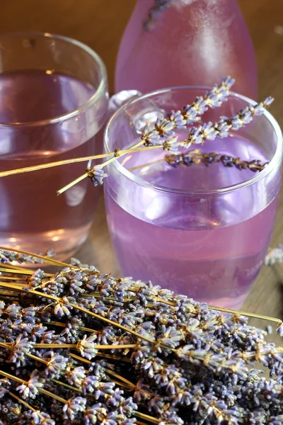 Hemgjord lavendel drink — Stockfoto