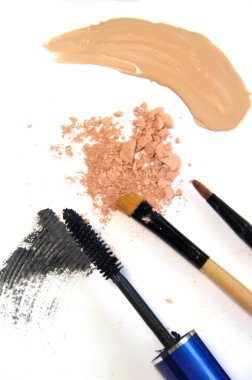 kırık tozu, vakıf ve fırçalar 