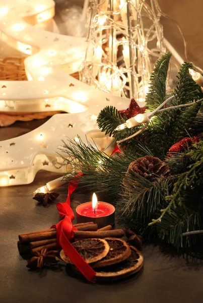 Mumlar ile güzel Noel çelenk — Stok fotoğraf