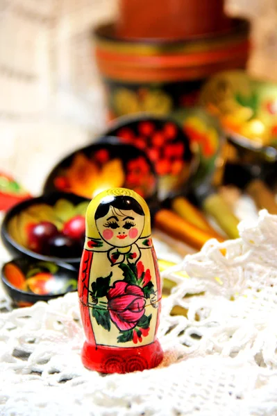 Mélange de souvenirs russes traditionnels — Photo