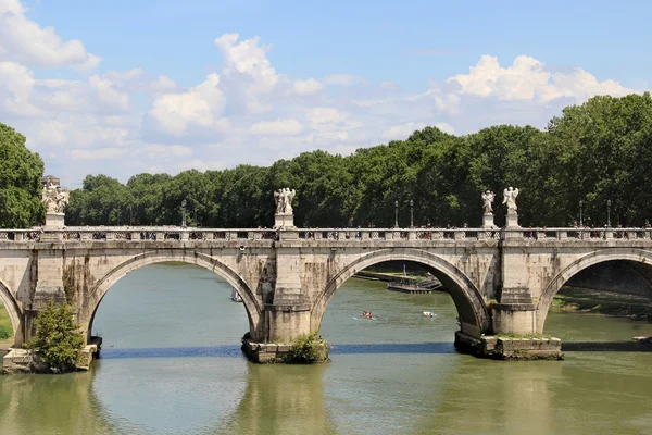 Beautiful view of Rome bridge of angels — Stock Photo, Image