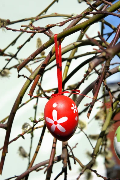 Hermosa terraza moderna con decoración de Pascua — Foto de Stock