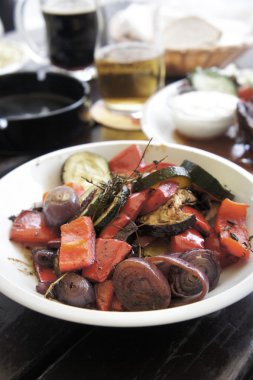 Baharat ile ızgara sebze 