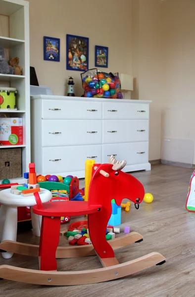 Habitación infantil interior con juguetes — Foto de Stock